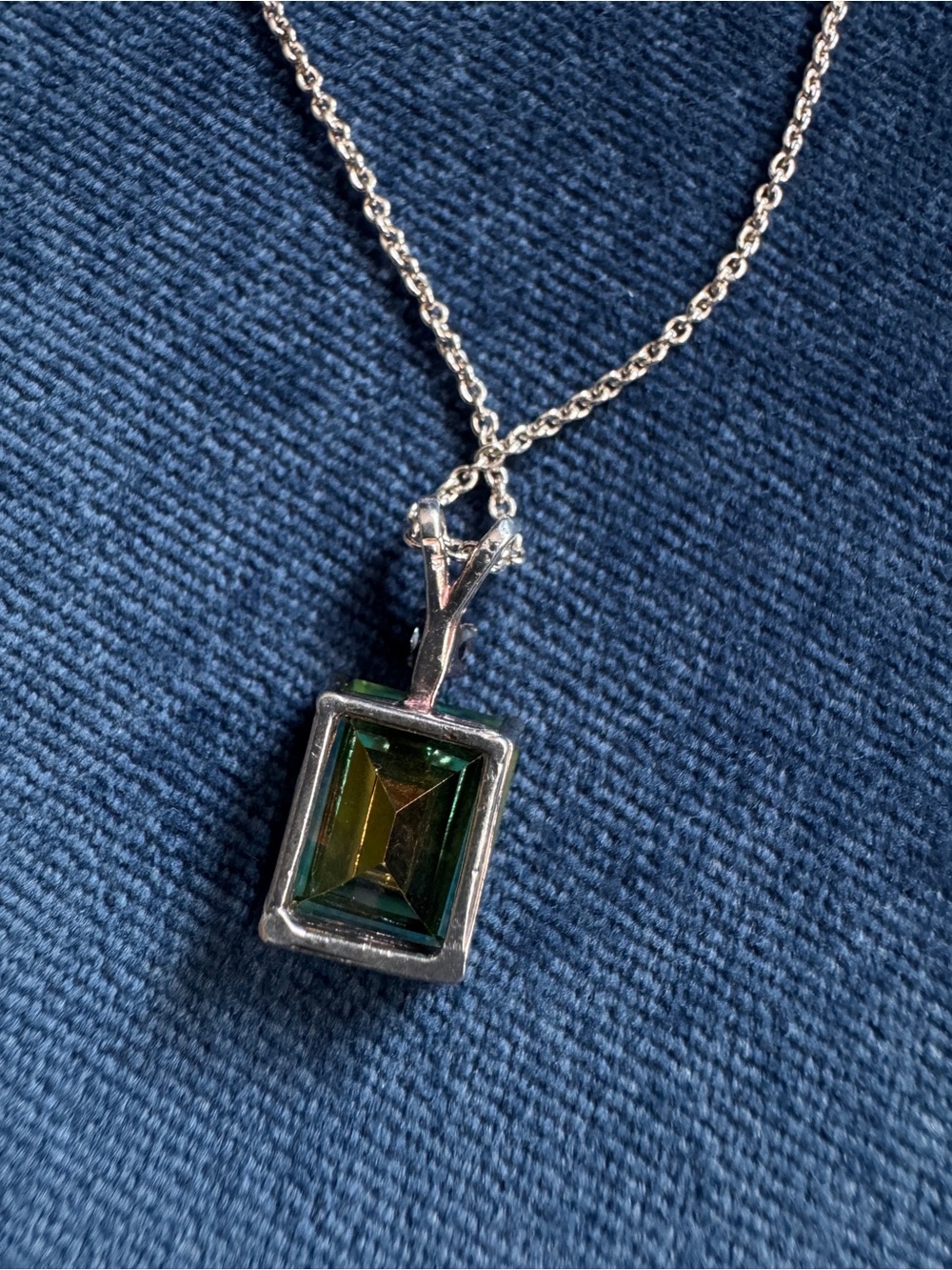 925 Sterling silver With green glass stone necklace pendant. - Picture 4 of 7